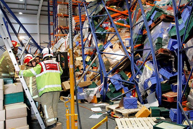 Racking-Collapse-Shrewsbury-image-source-Aaron-Chown-SWNS-copy-min